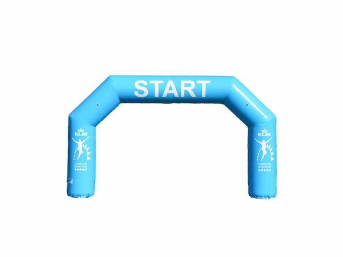 Maatwerk opblaasbare reclameboog voor KLM in het blauw